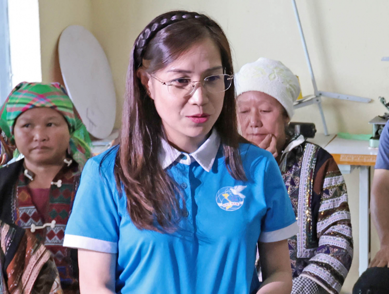Ảnh 3: Chủ tịch Hội phụ nữ huyện Mèo Vạc - Hồ Thị Phương
